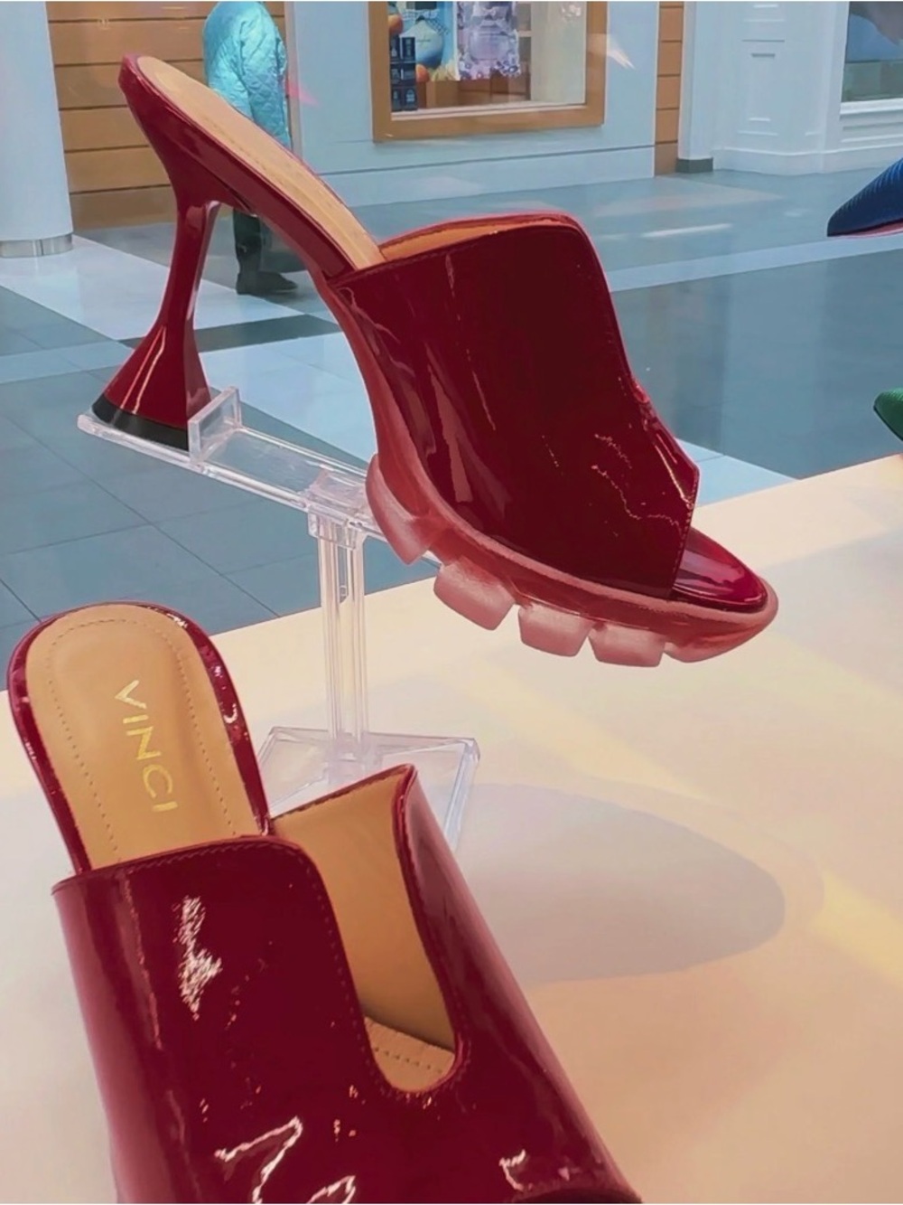 Vinci size 38 The Caratal Red Patent Leather Women’s Sandal